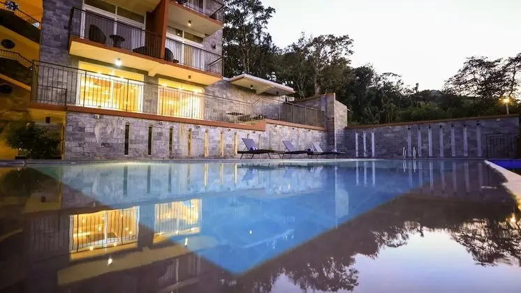 Shola Crown Resort - Munnar