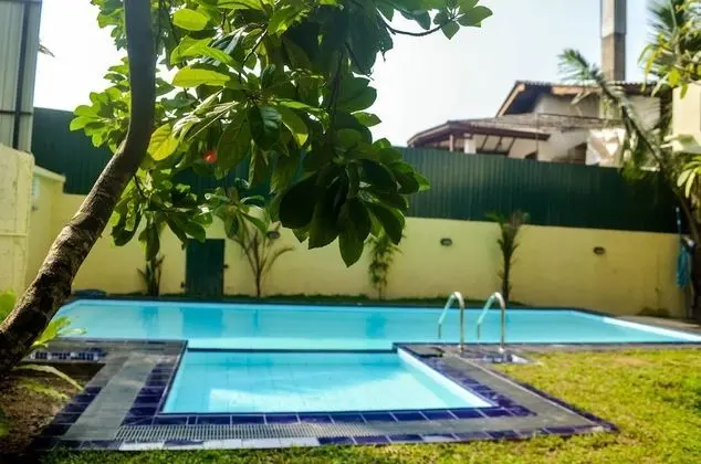 Sholay Villa - Havuz