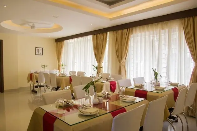Hotel Shoolin Grand - Yerinde Yemek