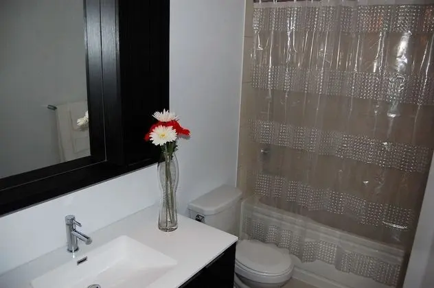 Shops at Don Mills Furnished Apartments - Banyo Tipleri
