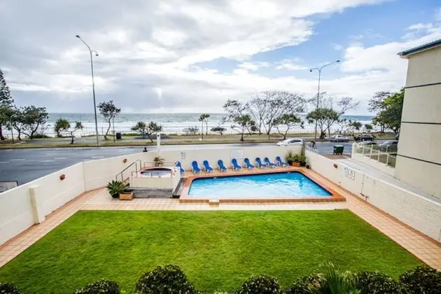 The Shore Apartments - Havuz