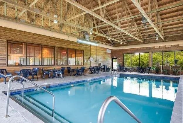 The Shore Club Wisconsin, Ascend Hotel Collection - Havuz