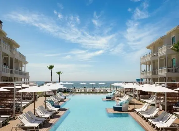 Shore House at The Del, Curio Collection by Hilton - Havuz