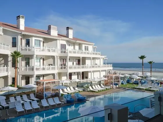 Shore House at The Del, Curio Collection by Hilton - Havuz