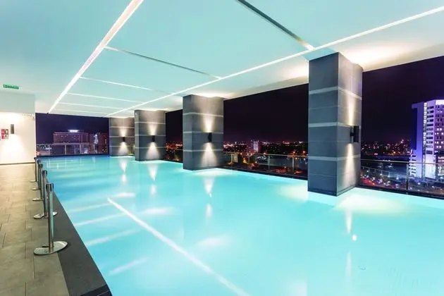 The Shore Hotel & Residences - Havuz