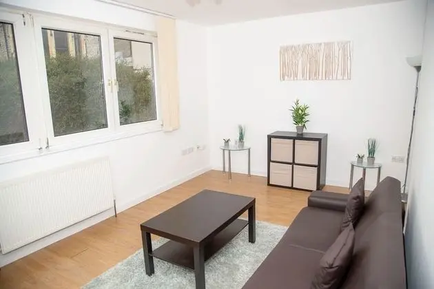Shoreditch/hoxton 3 Bed Garden Flat; Parking AOR