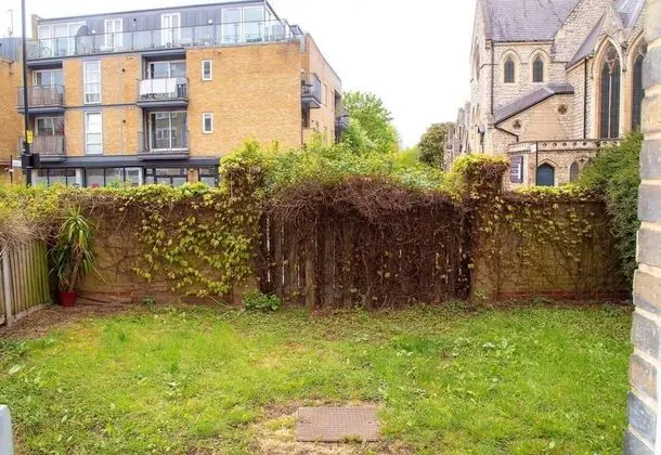 Shoreditch/hoxton 3 Bed Garden Flat; Parking AOR