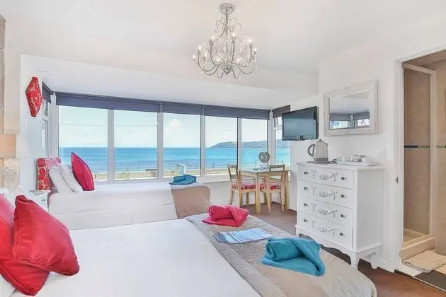 Shoreline Lodgings