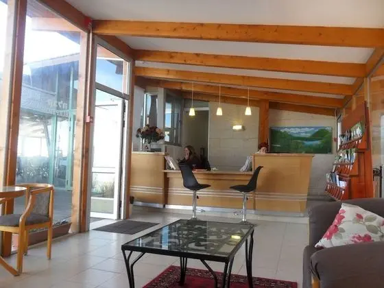 Shoresh Green Hills Family Suites Hotel - Lobi