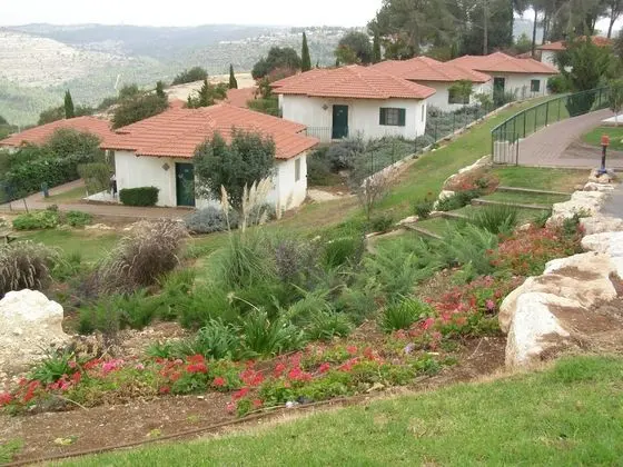 Shoresh Green Hills Family Suites Hotel - 1