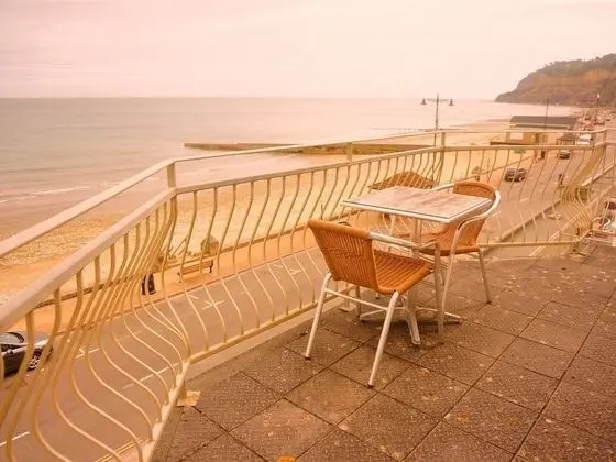 Shoreside Inn