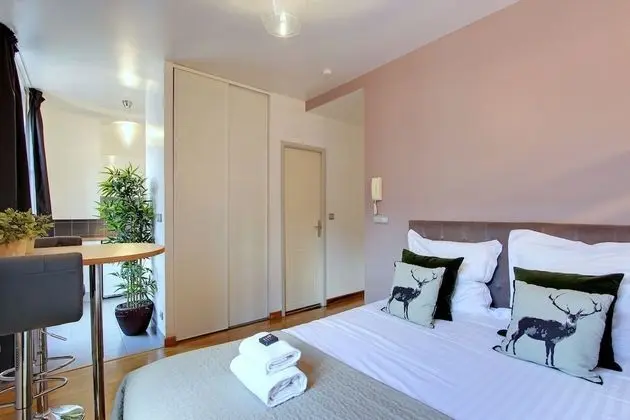 Short Stay Group Museum View Serviced Apartments - Lobi