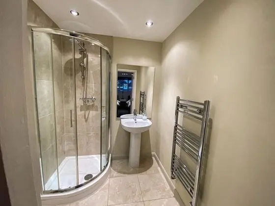 Short Stay Legoland Windsor Heathrow Thorpe Park Twickenham - Banyo Tipleri