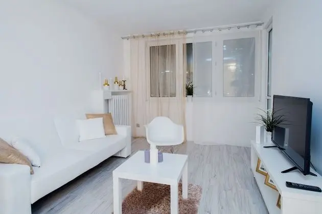 ShortStayPoland Aleje Jerozolimskie B13 - Öne Çıkan Resim