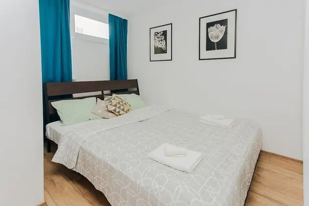 ShortStayPoland Grzybowska B1 - Oda