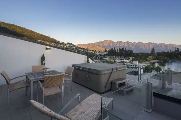 Shotover Penthouse by Staysouth