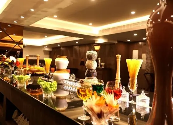 Shravanti Sarovar Portico Bengaluru - Yerinde Yemek