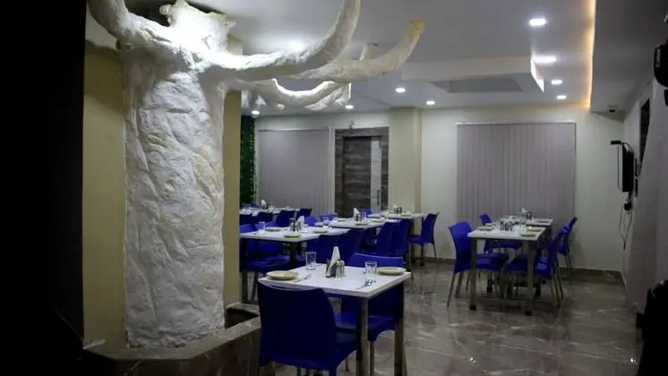 Hotel Shreemoyee Inn - Yerinde Yemek