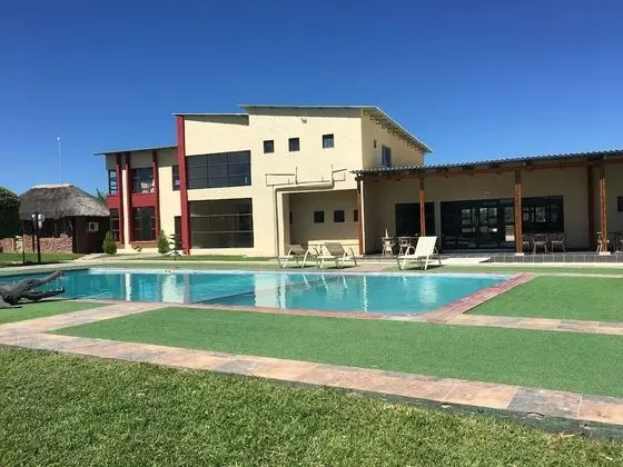 Shumba Lodge