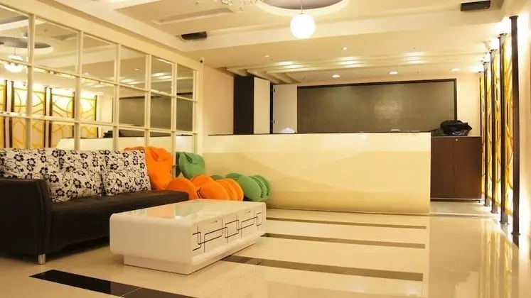 Shun-Yi Hotel