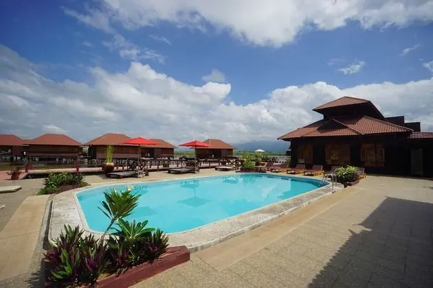 Shwe Inn Tha Floating Resort Hotel - Havuz