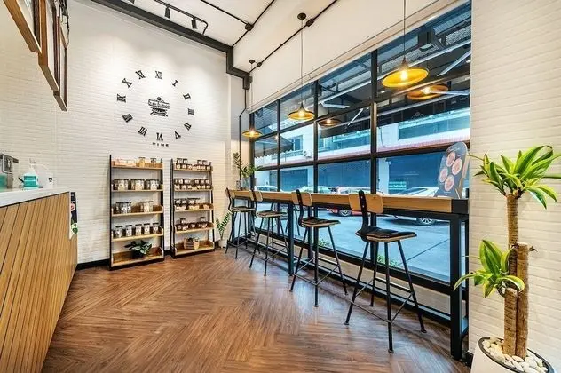 Siam Subway Hostel and Café - Yerinde Yemek