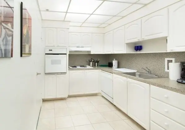 SIAN 2BR Apartment by SV Rentals - Mutfak