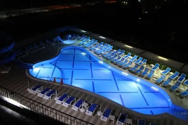 Side West Park Hotel - Havuz