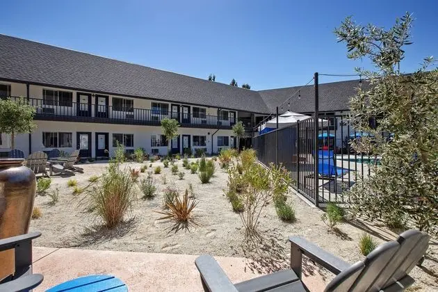 Sideways Inn