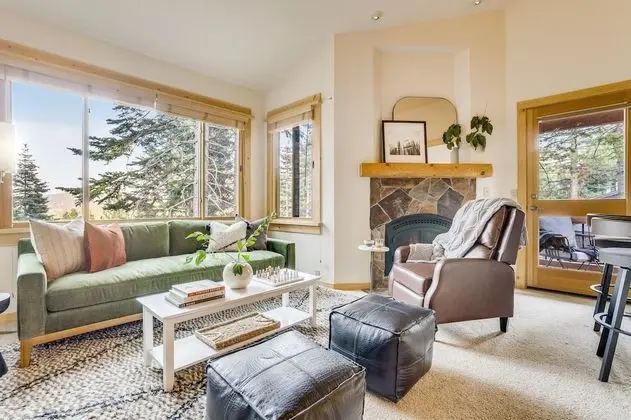 Sierra by Avantstay Ski In/ Ski Out! Near Truckee w/ Access to Northstar Resort Community