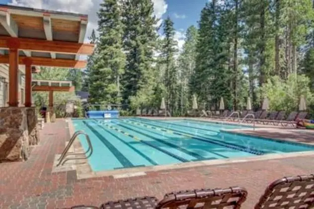 Sierra by Avantstay Ski In/ Ski Out! Near Truckee w/ Access to Northstar Resort Community - Havuz