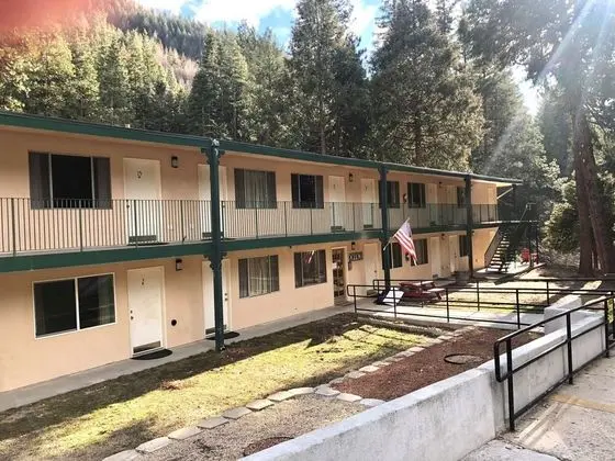 Sierra Inn on the River
