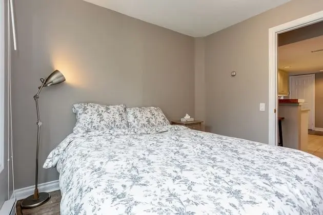 Sierra Lane Condos - Oda