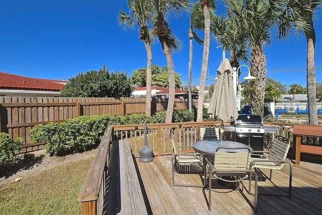 Siesta Dunes Beach 201 by Vtrips