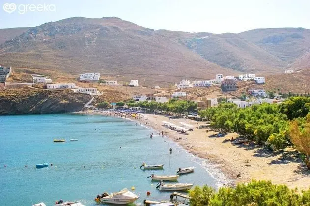 Siesta Villas Nearby Tzanaki Beach,livadi