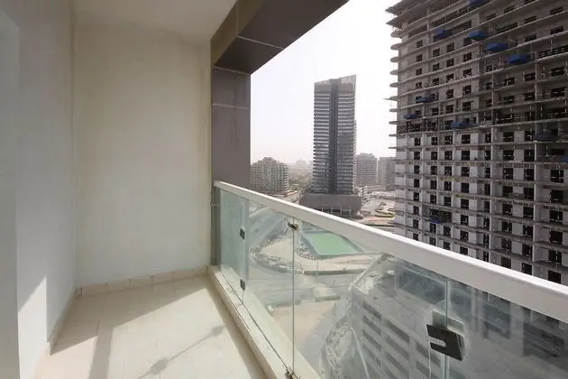 Signature Holiday Home - Red Residence
