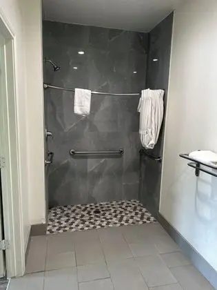 Signature Inn Houston Greenspoint - Banyo Özellikleri