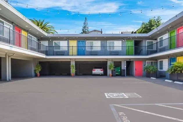 Signature Inn Oakland - Öne Çıkan Resim