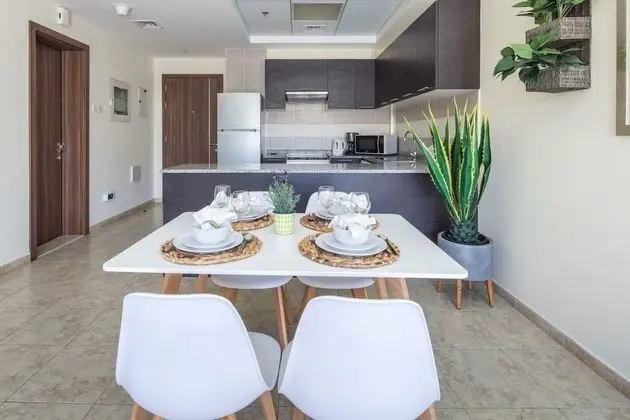 Signature Living in Modern 1BR Apartment at Jvt! - İç Mekan