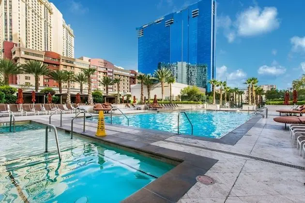 Signature MGM by Orgoto - Havuz