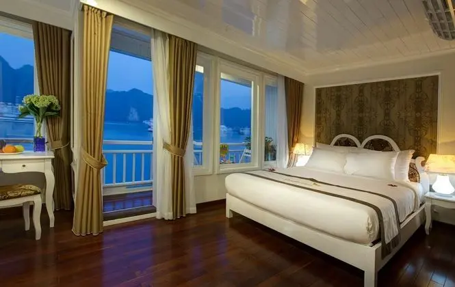 Signature Royal Halong Cruise - Öne Çıkan Resim