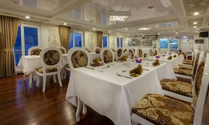 Signature Royal Halong Cruise - Yerinde Yemek