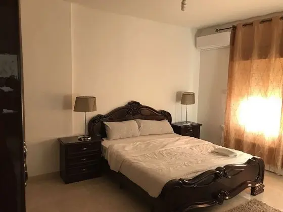 Signature Suite - Al Zahra Towers