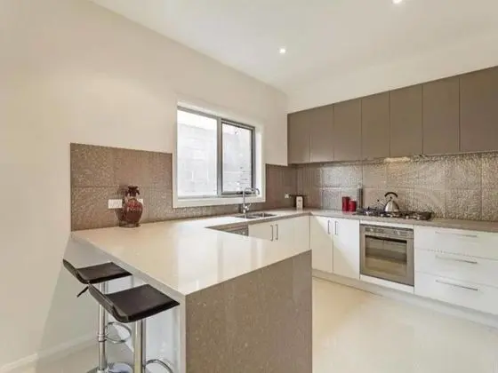 Signature Townhouse in Doncaster - Mutfak