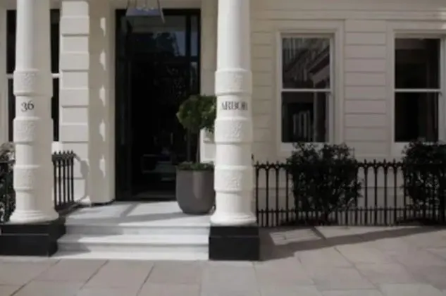 Signature Townhouse Hyde Park