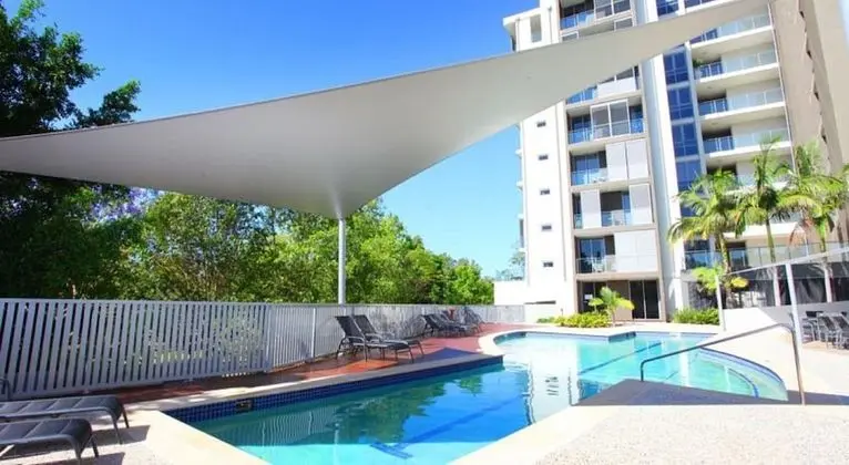 Signature Waterfront Apartments - Havuz