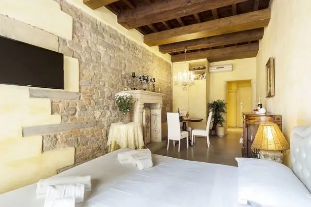 Signoria honeymoon apartment