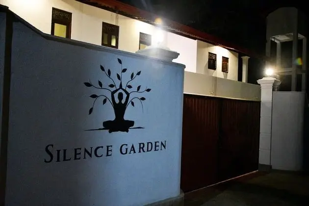 Silence Garden - Dış Mekan