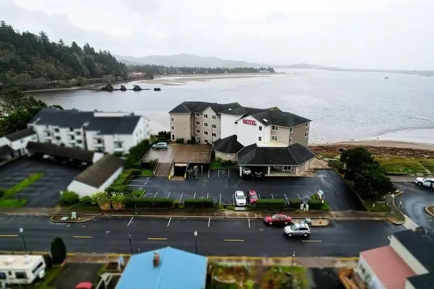 Siletz Bay Lodge