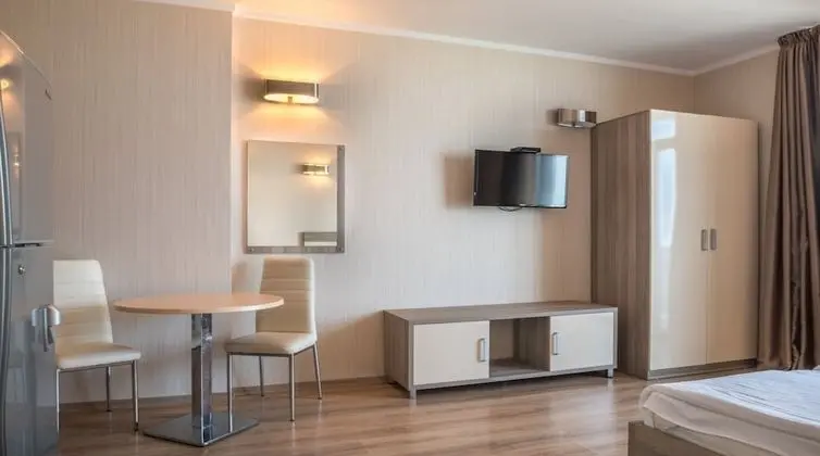 Silk Road Sea Towers Batumi Apart Hotel - Oda